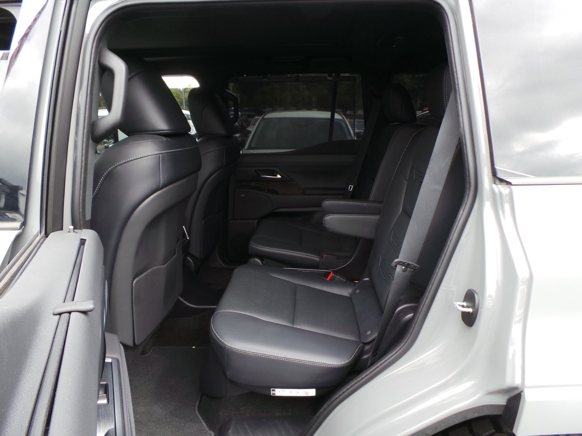 Used 2025 Lexus GX 550 w/ Accessory Package (2T) AWD/4WD image 45