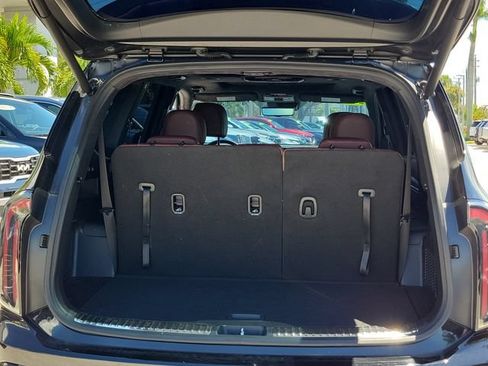 Certified 2024 Kia Telluride SX Prestige AWD/4WD image 8