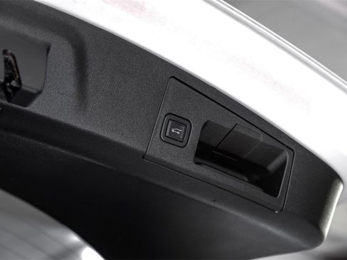 Used 2023 Cadillac XT4 Luxury image 56