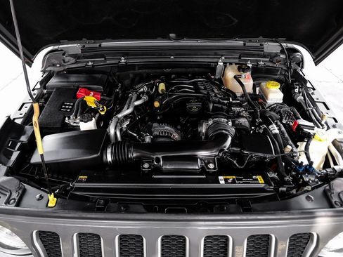 Used 2022 Jeep Wrangler Unlimited Sahara w/ Cold Weather Group image 7