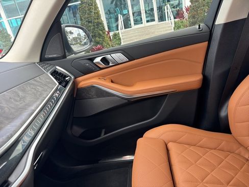 Used 2026 BMW X7 xDrive40i image 4