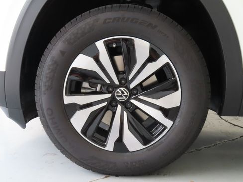 New 2026 Volkswagen Atlas SE image 27