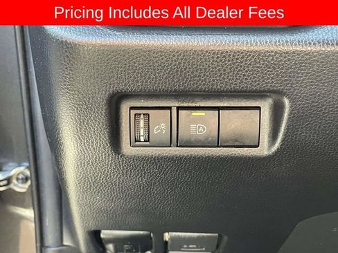Used 2021 Toyota RAV4 XLE AWD/4WD image 22