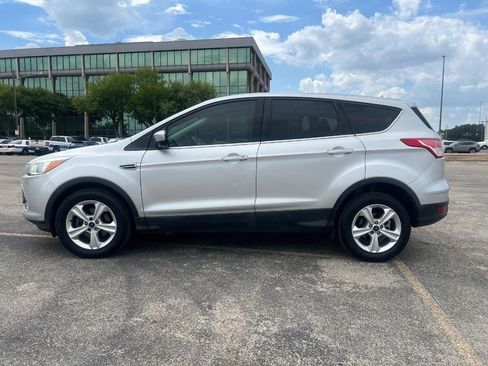 Used 2014 Ford Escape SE FWD image 2