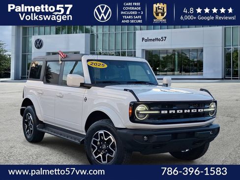 Used 2025 Ford Bronco Outer Banks AWD/4WD image 1