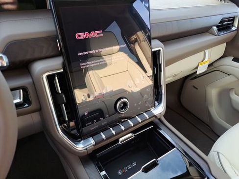 New 2026 GMC Yukon Denali w/ LPO, Floor Liner Package image 22