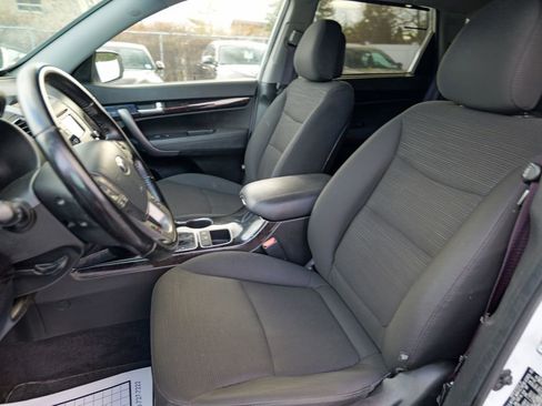 Used 2014 Kia Sorento LX image 20