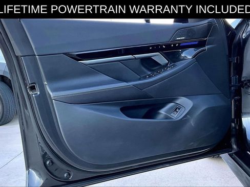 Used 2025 BMW 530i xDrive image 23