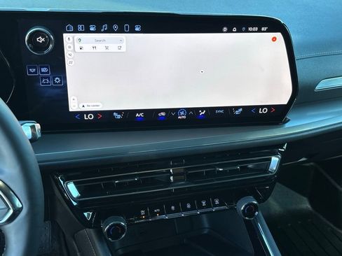 Used 2024 Chevrolet Traverse LT w/ Trailering Package FWD image 19