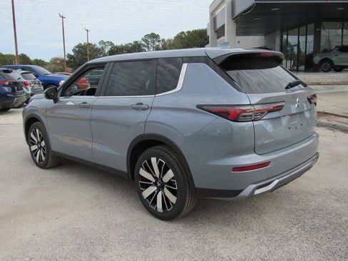 New 2026 Mitsubishi Outlander SE image 5