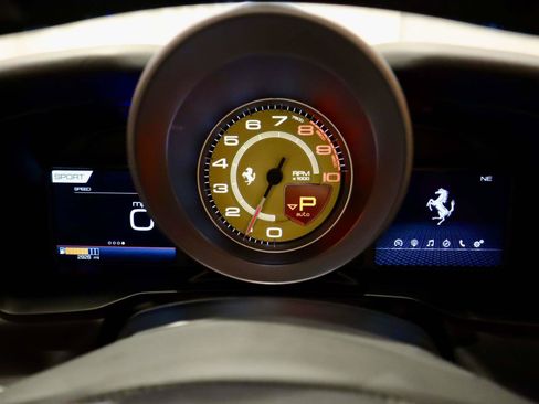 Used 2022 Ferrari F8 Tributo RWD image 38