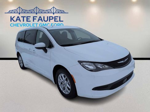 Used 2023 Chrysler Voyager LX FWD image 1