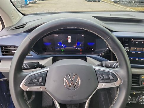 Used 2024 Volkswagen Taos SE image 18