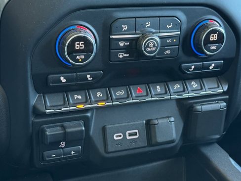 Used 2020 Chevrolet Silverado 1500 LT Trail Boss image 18