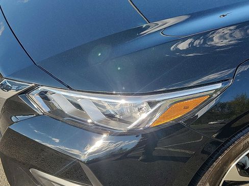 Used 2023 Nissan Sentra SV FWD image 9