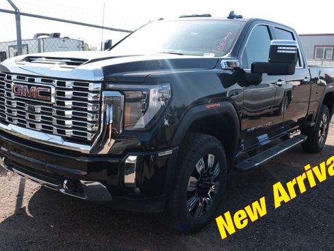 Used 2025 GMC Sierra 3500 Denali w/ Denali Reserve Package AWD/4WD image 1