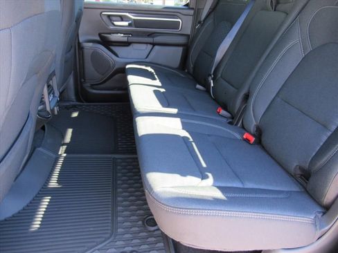 New 2026 RAM 1500 4x4 Crew Cab image 31