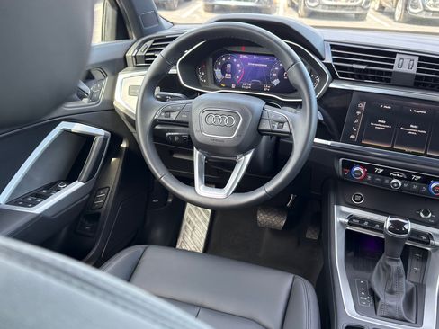 Certified 2025 Audi Q3 2.0T Premium Plus w/ Premium Plus Package image 27