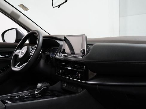 Used 2022 Nissan Rogue SV AWD/4WD image 32