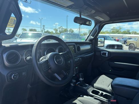 Used 2023 Jeep Wrangler Unlimited Sport AWD/4WD image 8