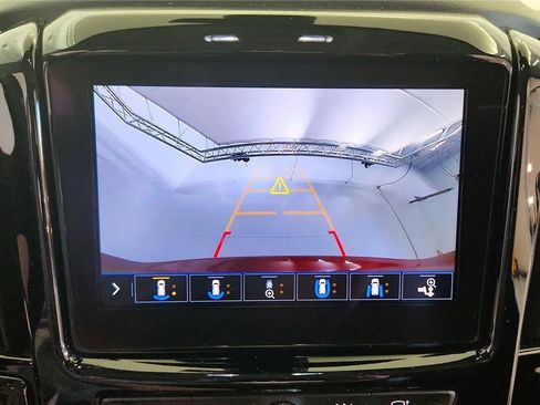 Used 2020 Chevrolet Traverse RS image 29