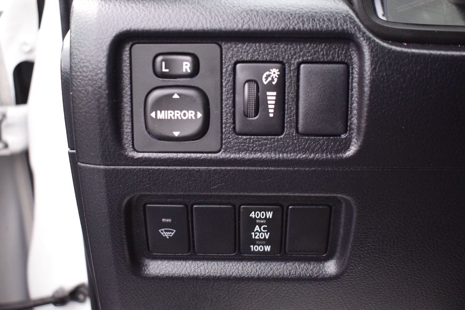 Used 2019 Toyota 4Runner SR5 AWD/4WD image 17