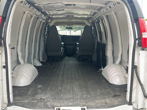 Used 2021 Chevrolet Express 2500 w/ Driver Convenience Package RWD image 26