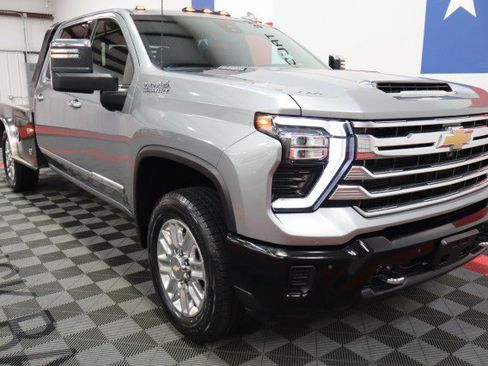Used 2024 Chevrolet Silverado 2500 High Country w/ High Country Premium Package AWD/4WD image 18