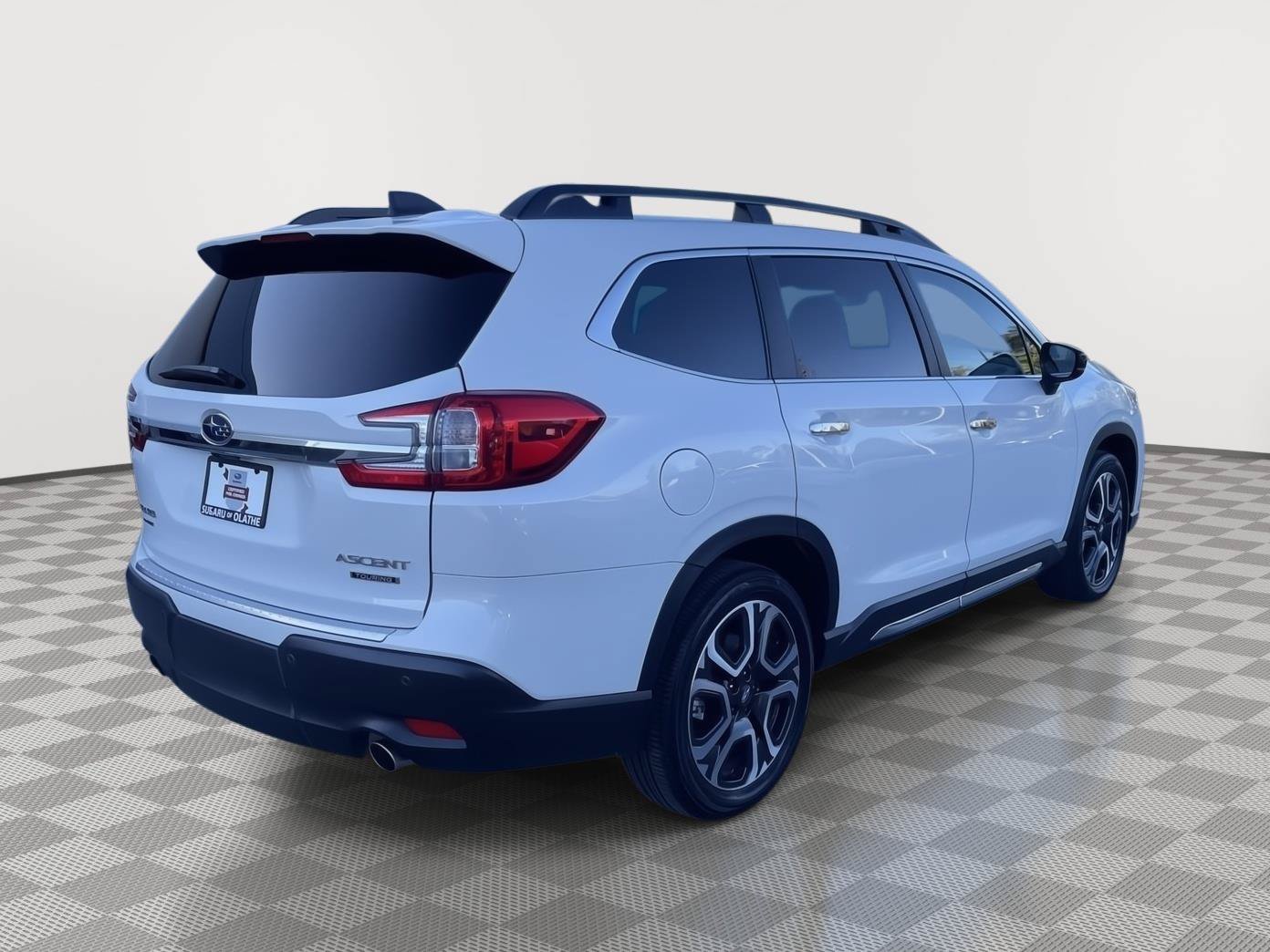 Used 2025 Subaru Ascent Touring AWD/4WD image 13