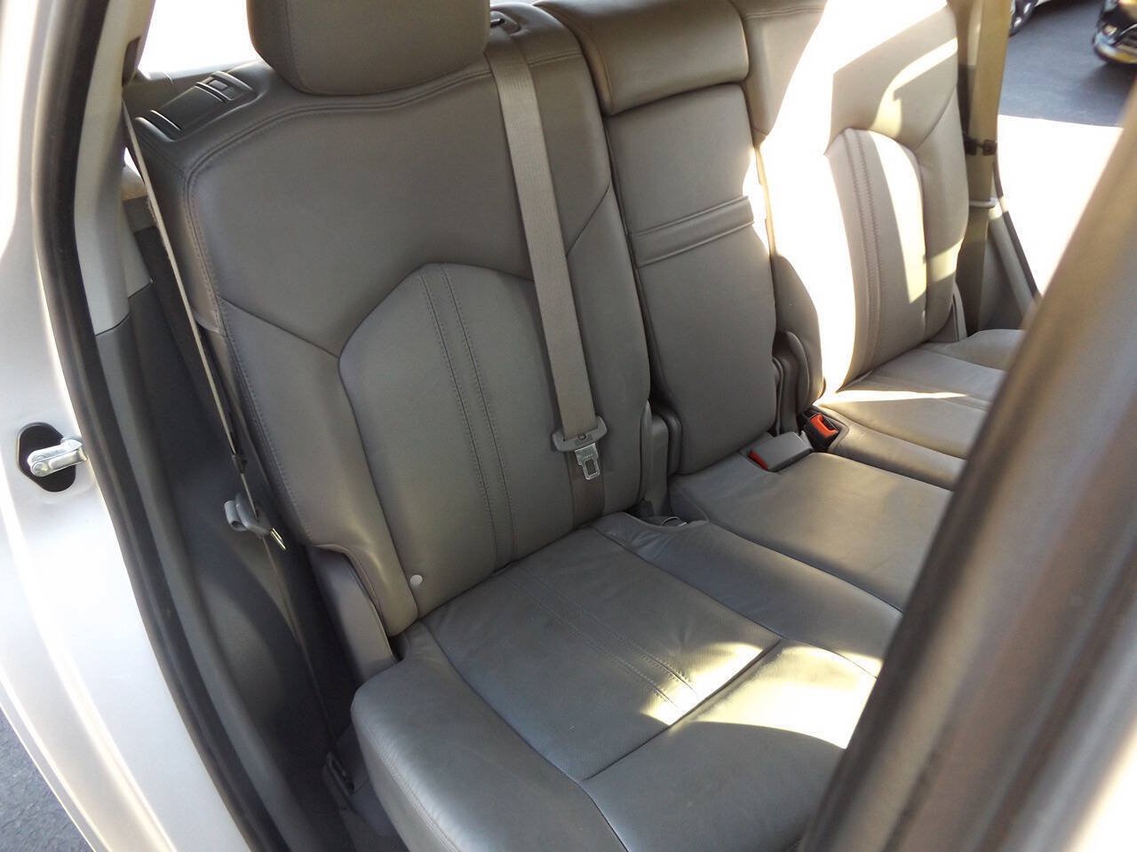 Used 2010 Cadillac SRX Luxury FWD image 24
