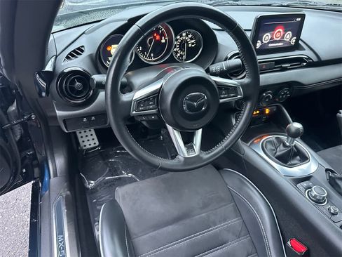 Used 2022 MAZDA MX-5 Miata Club w/ Interior Package image 10