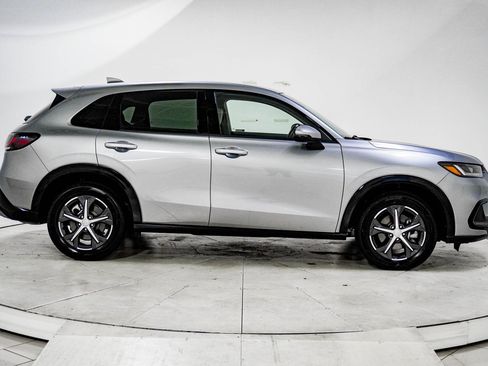 Used 2023 Honda HR-V EX-L image 11