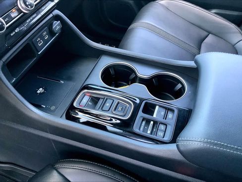 Used 2023 Honda Pilot Touring image 16