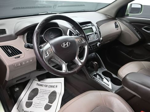 Used 2011 Hyundai Tucson GLS image 13