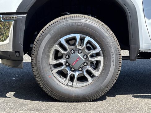 New 2026 GMC Sierra 2500 SLT w/ SLT Convenience Package AWD/4WD image 25