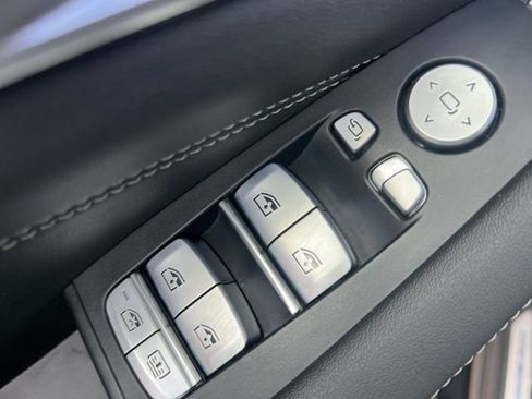 Certified 2025 BMW X7 xDrive40i image 19