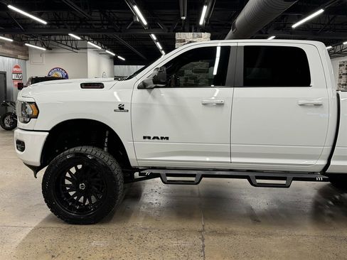 Used 2022 RAM 2500 Big Horn w/ Night Edition AWD/4WD image 5