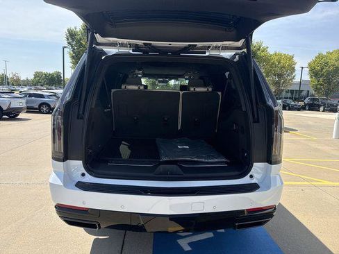 New 2026 Cadillac Escalade ESV Platinum Sport w/ LPO, ONYX Package AWD/4WD image 22