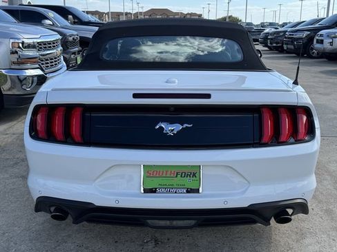 Used 2022 Ford Mustang Premium image 5