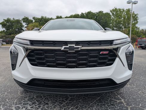 New 2026 Chevrolet Trax RS w/ Sunroof Package FWD image 9