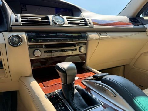 Used 2016 Lexus LS 460 w/ Comfort Package image 29