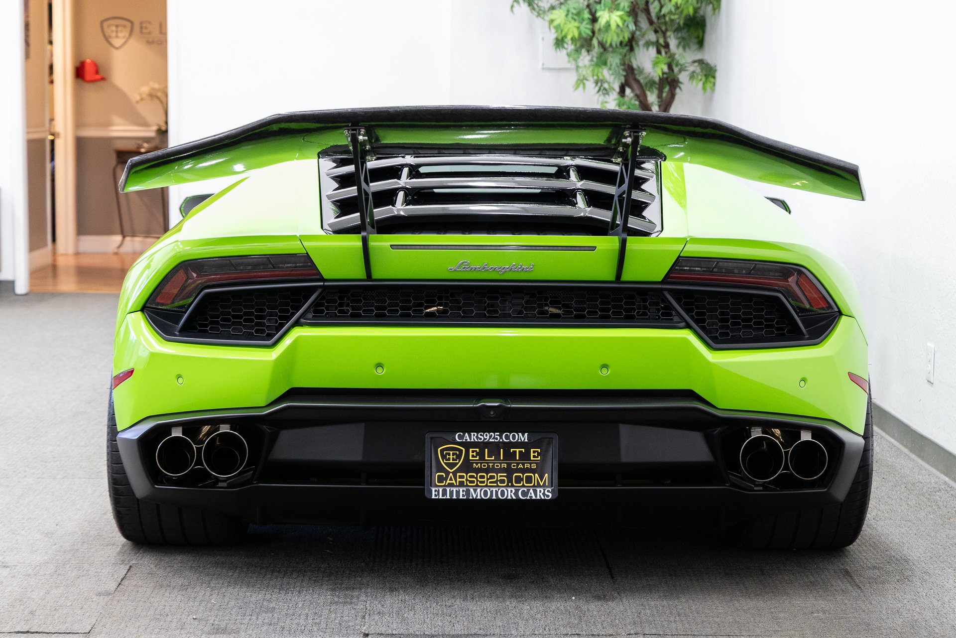 Used 2018 Lamborghini Huracan LP 580-2 RWD image 4