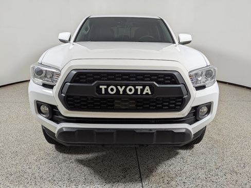 Used 2023 Toyota Tacoma SR5 RWD image 2