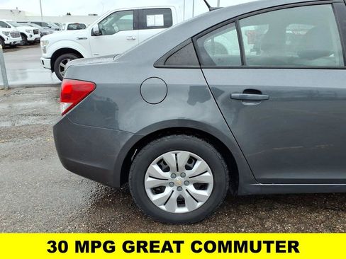 Used 2013 Chevrolet Cruze LS FWD image 23