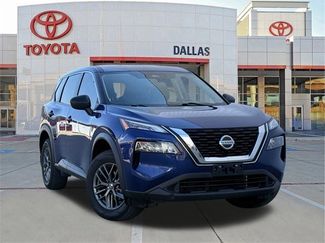 Used 2021 Nissan Rogue S video 1