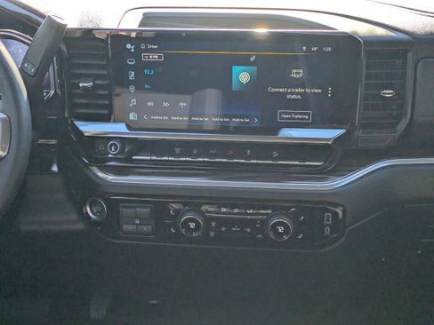 Used 2025 Chevrolet Silverado 2500 LT image 18