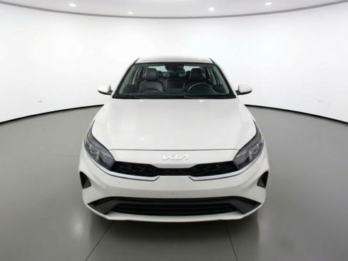 Used 2024 Kia Forte LXS w/ LXS Technology Package image 2