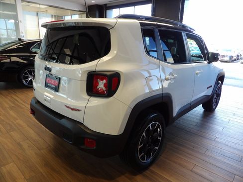 Used 2023 Jeep Renegade Trailhawk AWD/4WD image 6