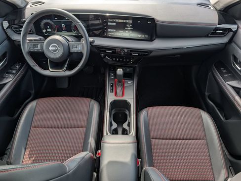 Used 2025 Nissan Kicks SR FWD image 10