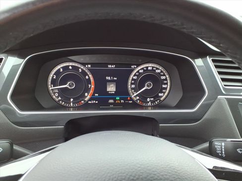 Used 2019 Volkswagen Tiguan SEL Premium image 18